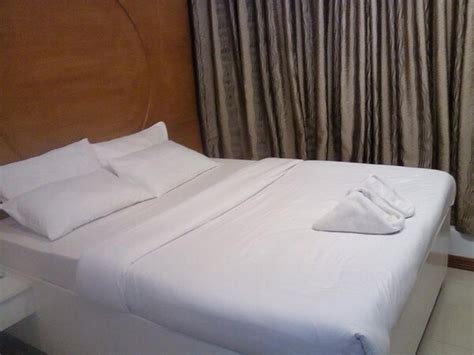 Hotels Manila close to Morayta Street (Manila, Philippines).